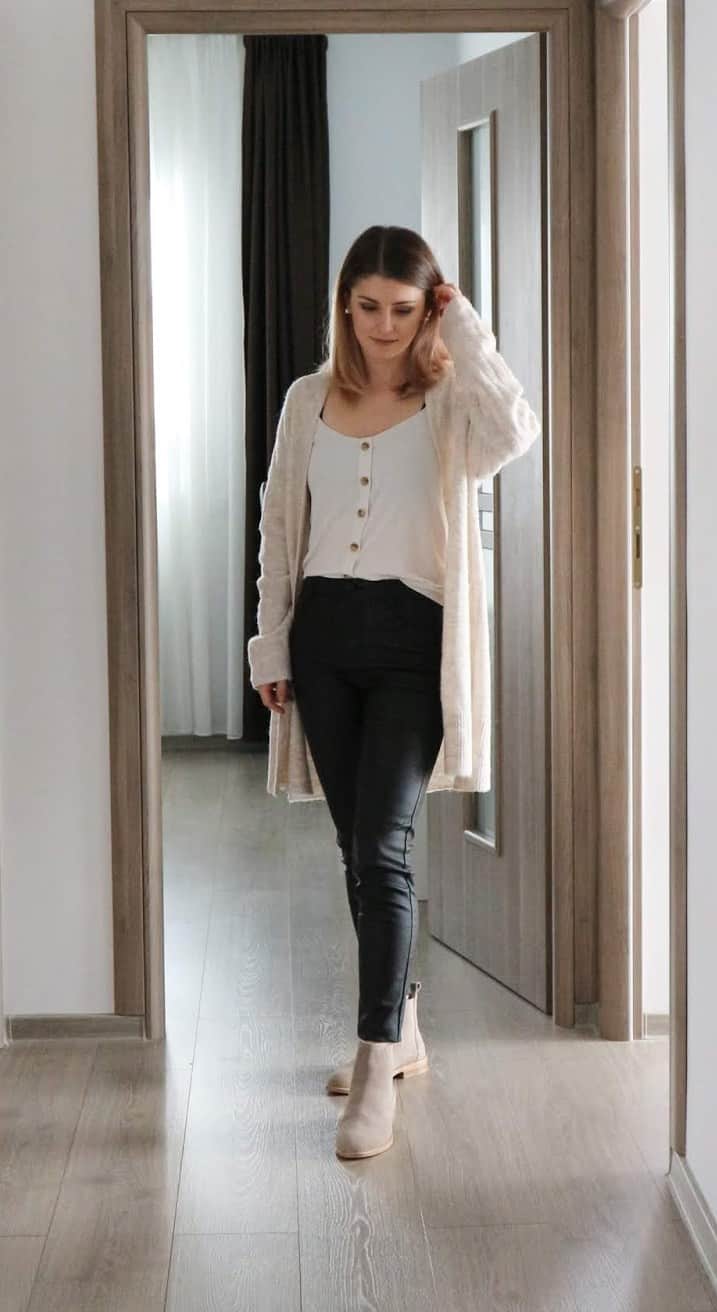 What to Wear with Black Jeans - 8 Black Jeans Outfits - Cappuccino and  Fashion