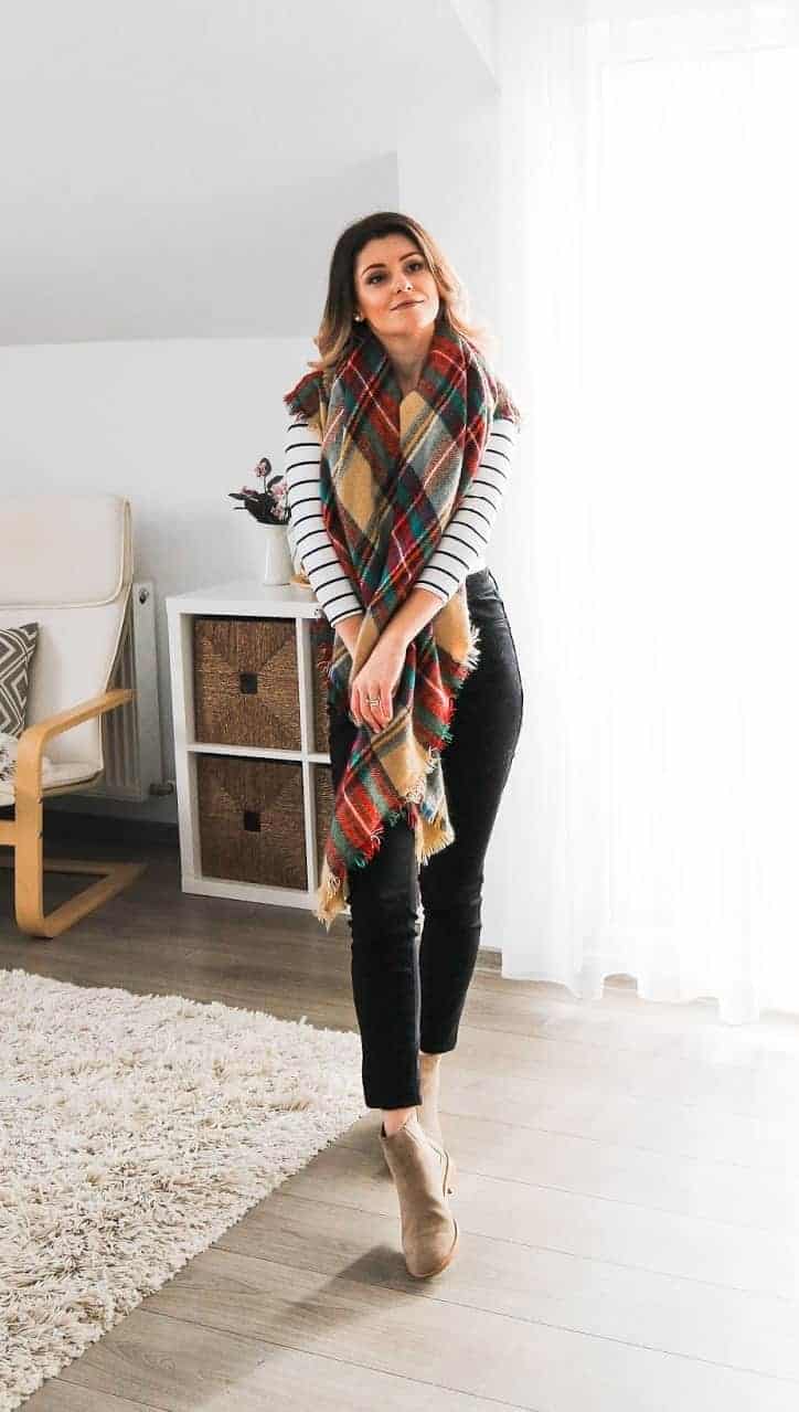 Black best sale scarf outfit