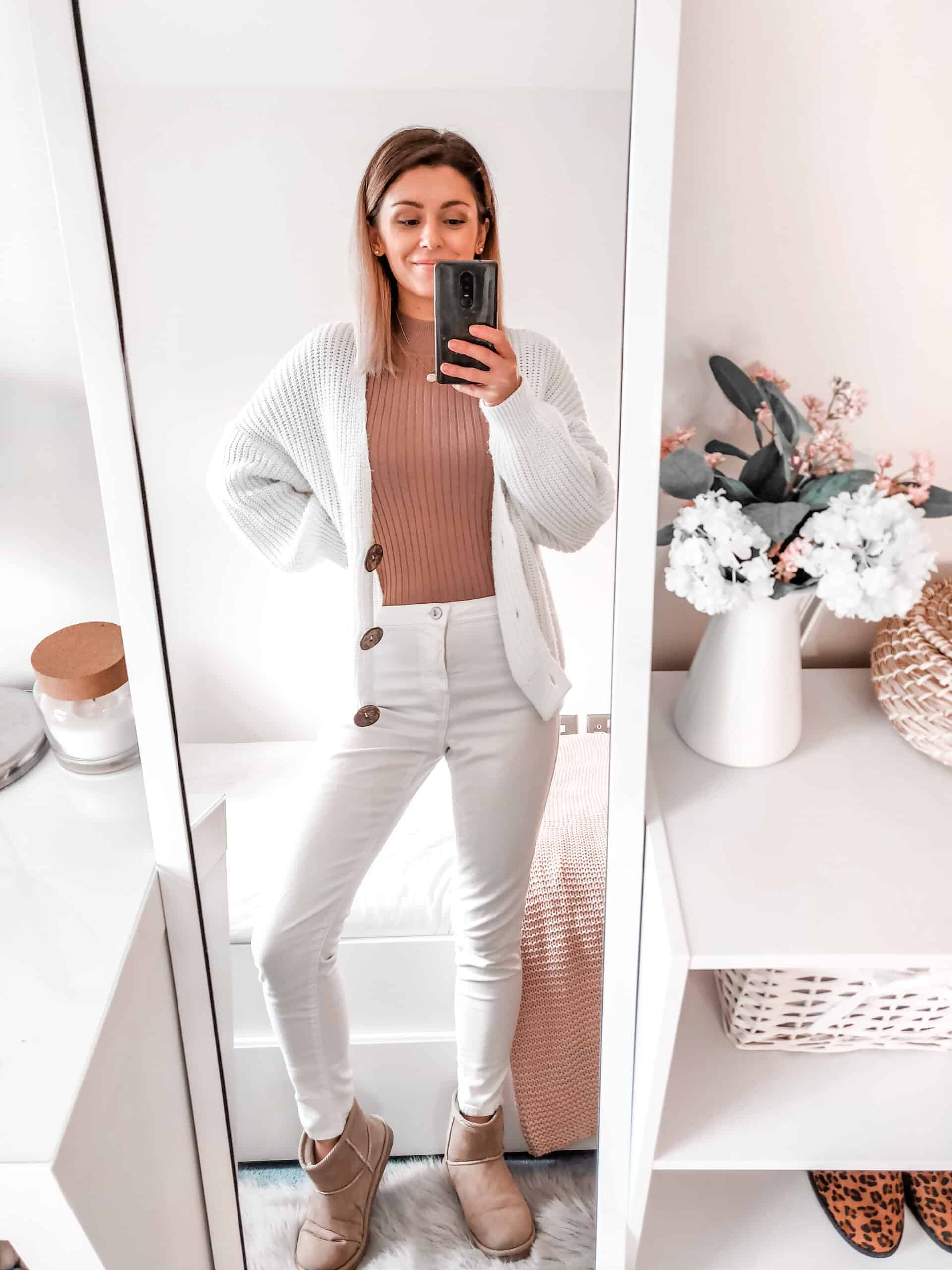 How to Wear White Jeans in Fall/Winter - Cappuccino and Fashion